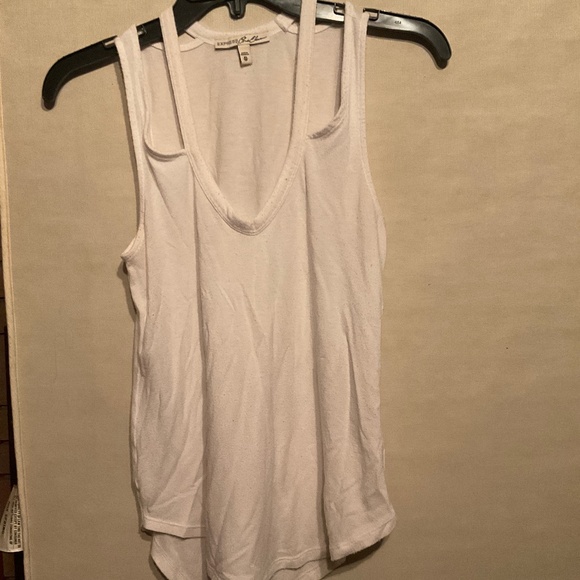White, Express One Eleven tank top with peek-a-boo cold shoulder detail size xsm - Picture 1 of 2